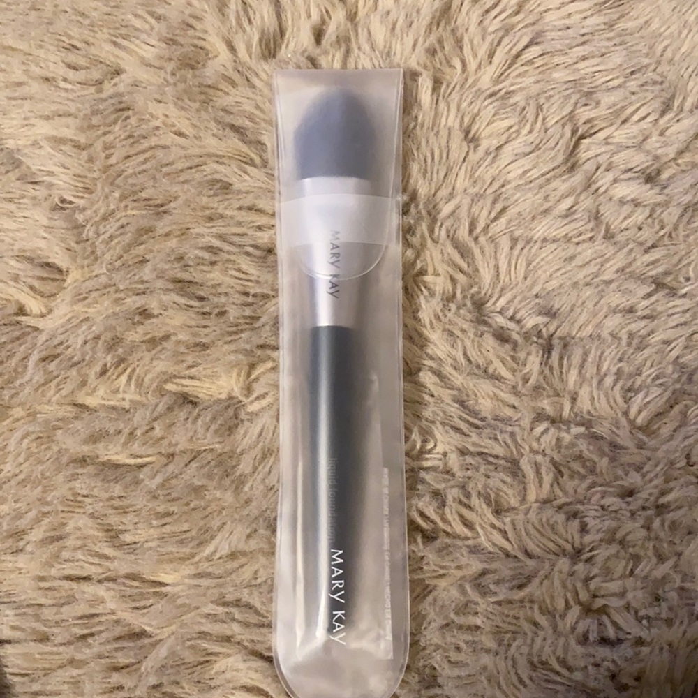 Mary Kay liquid foundation brush